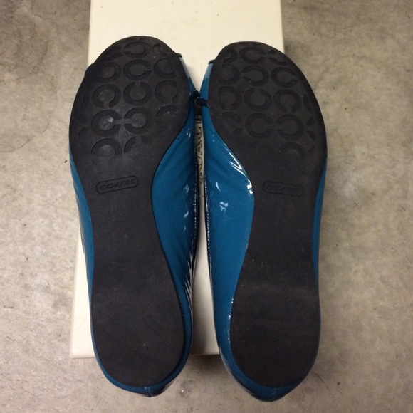 Authentic Coach Flats - Picture 3 of 4